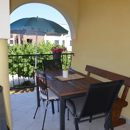 Apartment Fuer 3 Personen 2 Ca 60 M In Brcici, Istrien Und Umgebung *